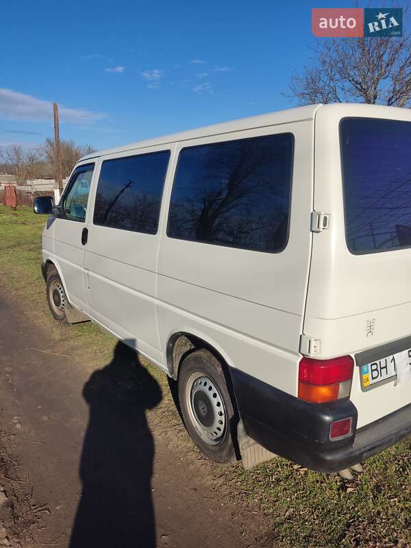 Минивэн Volkswagen Transporter 2002 в Захарьевке