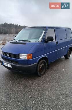 Вантажний фургон Volkswagen Transporter 2001 в Бучі