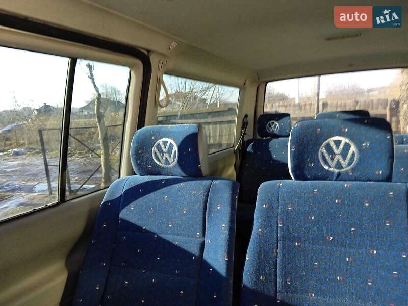 Минивэн Volkswagen Transporter 1998 в Нововолынске