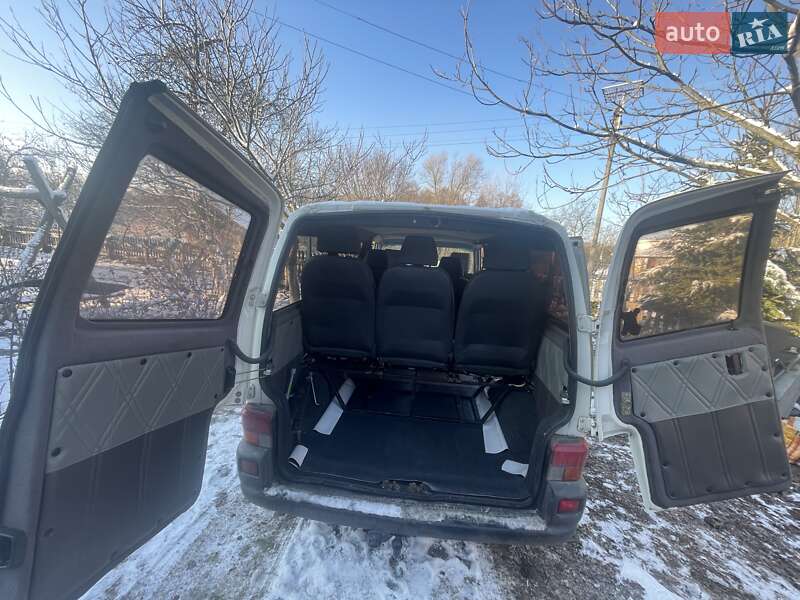 Минивэн Volkswagen Transporter 2000 в Буске