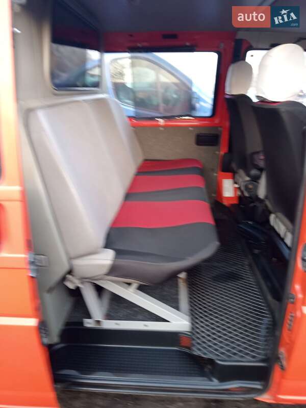 Минивэн Volkswagen Transporter 2000 в Нововолынске