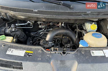 Минивэн Volkswagen Transporter 2009 в 