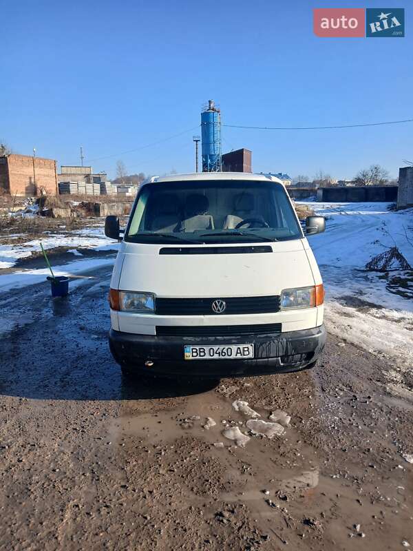 Грузовой фургон Volkswagen Transporter 2000 в Львове