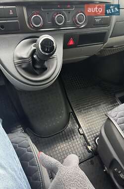 Грузовой фургон Volkswagen Transporter 2012 в 