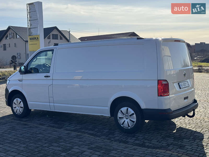 Грузовой фургон Volkswagen Transporter 2017 в Иршаве