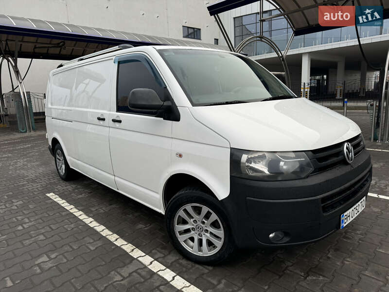 Вантажний фургон Volkswagen Transporter 2011 в Одесі