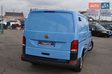 Грузовой фургон Volkswagen Transporter 2021 в 