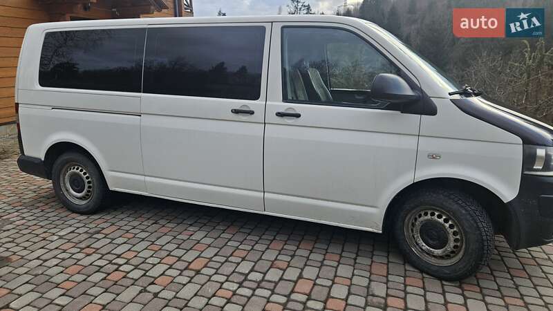Минивэн Volkswagen Transporter 2010 в Славском