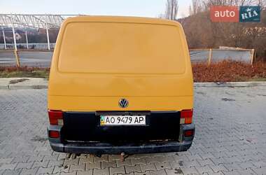 Вантажний фургон Volkswagen Transporter 2001 в Мукачевому