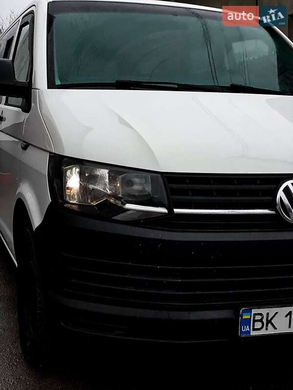 Минивэн Volkswagen Transporter 2016 в Дубно