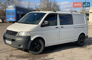 Грузопассажирский фургон Volkswagen Transporter 2004 в Николаеве