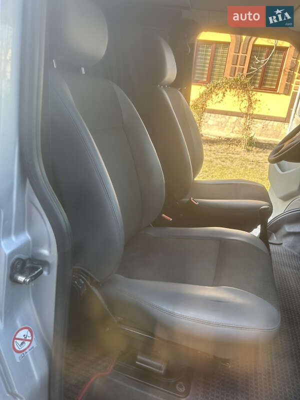 Минивэн Volkswagen Transporter 2003 в Черновцах