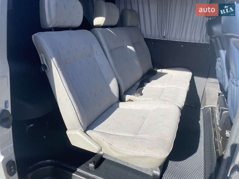 Минивэн Volkswagen Transporter 2001 в Косове