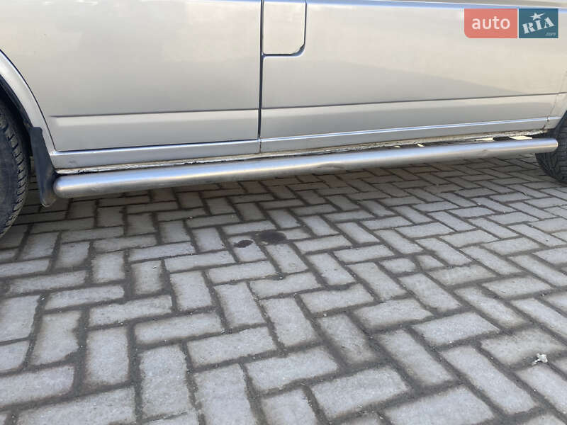 Минивэн Volkswagen Transporter 2001 в Косове