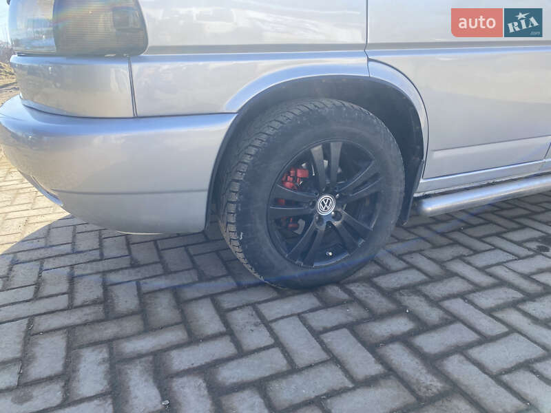 Минивэн Volkswagen Transporter 2001 в Косове