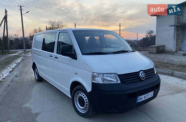 Минивэн Volkswagen Transporter 2005 в Вараше