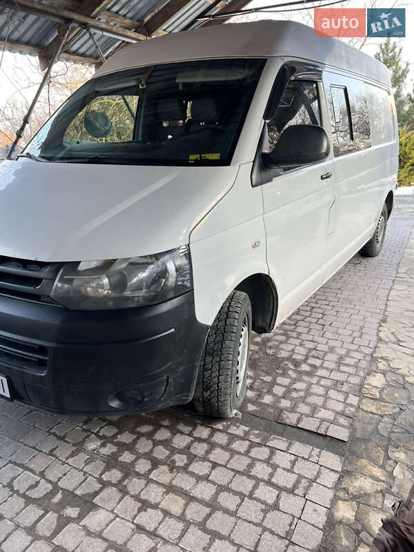 Вантажопасажирський фургон Volkswagen Transporter 2010 в Дніпрі