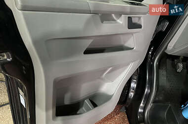 Минивэн Volkswagen Transporter 2020 в 