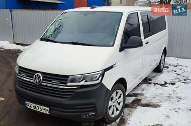 Минивэн Volkswagen Transporter 2020 в 