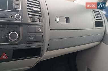 Минивэн Volkswagen Transporter 2011 в 