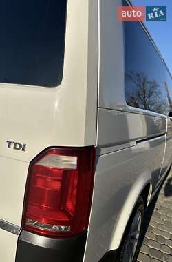 Минивэн Volkswagen Transporter 2017 в 