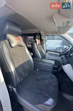 Минивэн Volkswagen Transporter 2017 в 