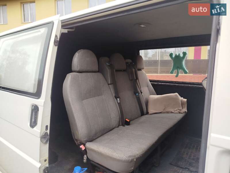 Минивэн Volkswagen Transporter 2000 в Луцке
