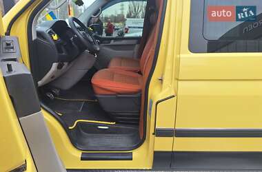 Минивэн Volkswagen Transporter 2016 в 