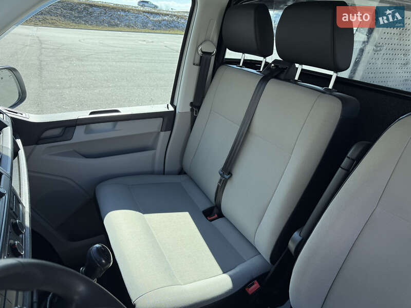 Грузовой фургон Volkswagen Transporter 2017 в Тячеве