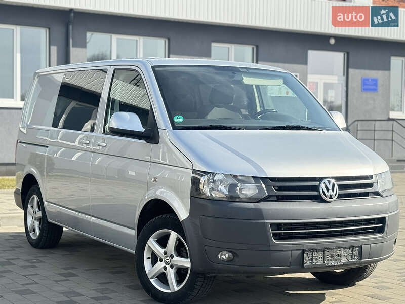 Мінівен Volkswagen Transporter 2012 в 