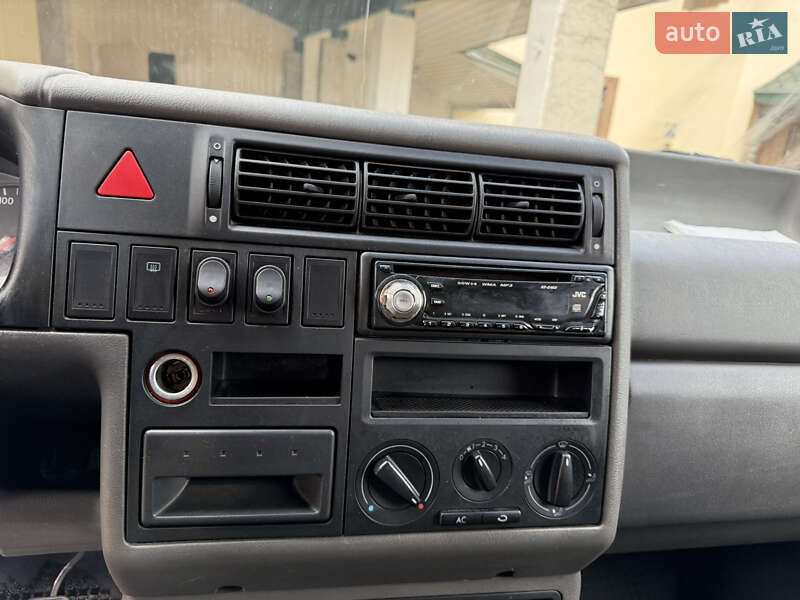 Мінівен Volkswagen Transporter 2003 в Делятині