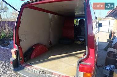 Грузовой фургон Volkswagen Transporter 2001 в 