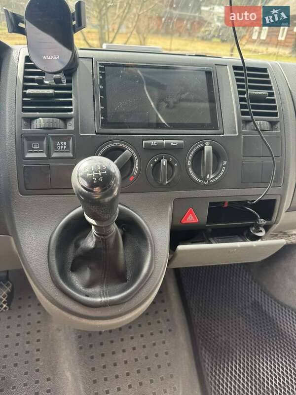 Минивэн Volkswagen Transporter 2008 в Яремче