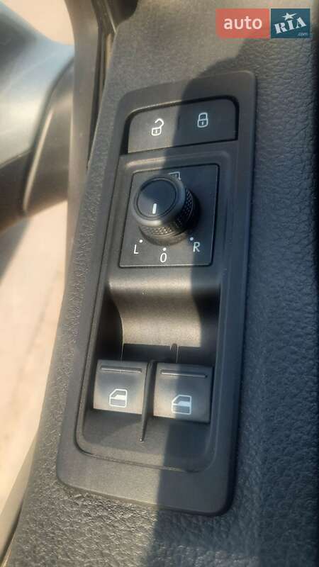 Минивэн Volkswagen Transporter 2016 в Черновцах фото 4 Минивэн Volkswagen Transporter 2016 в Черновцах