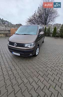 Минивэн Volkswagen Transporter 2013 в 