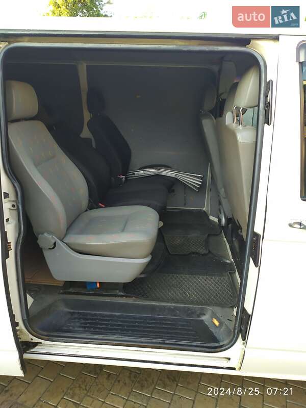 Грузовой фургон Volkswagen Transporter 2005 в Умани