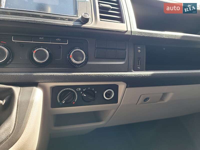 Минивэн Volkswagen Transporter 2017 в Ивано-Франковске