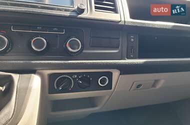 Минивэн Volkswagen Transporter 2017 в 