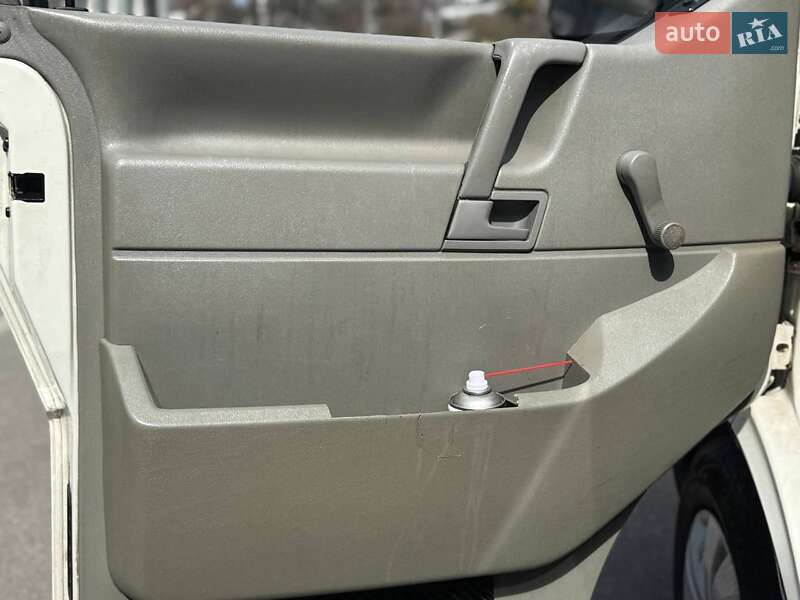 Мінівен Volkswagen Transporter 2000 в Києві
