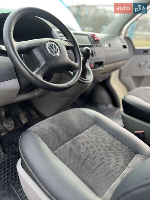 Минивэн Volkswagen Transporter 2006 в Житомире