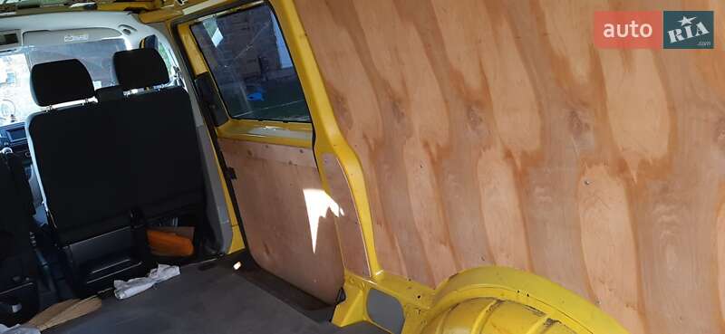 Вантажний фургон Volkswagen Transporter 2016 в Рівному