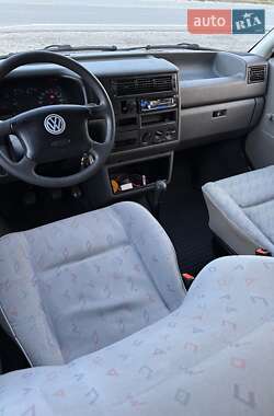 Минивэн Volkswagen Transporter 2000 в 