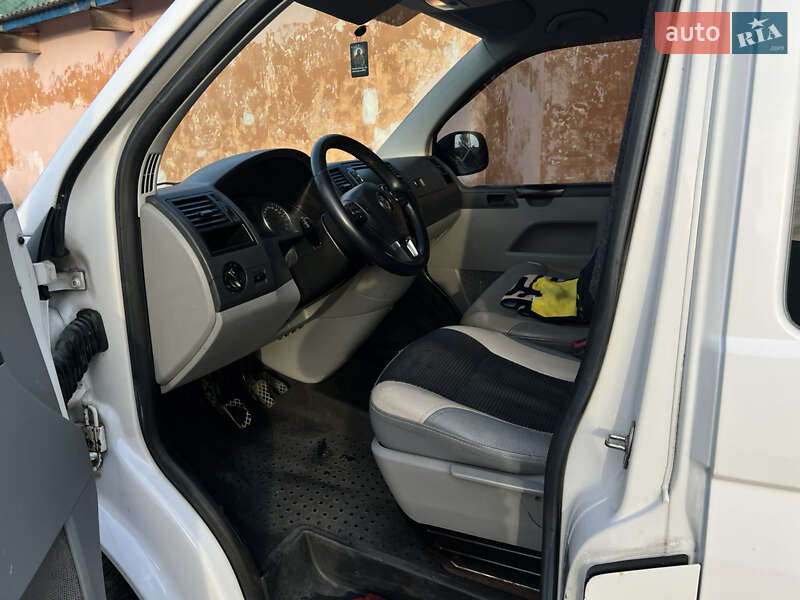 Минивэн Volkswagen Transporter 2010 в Могилев-Подольске