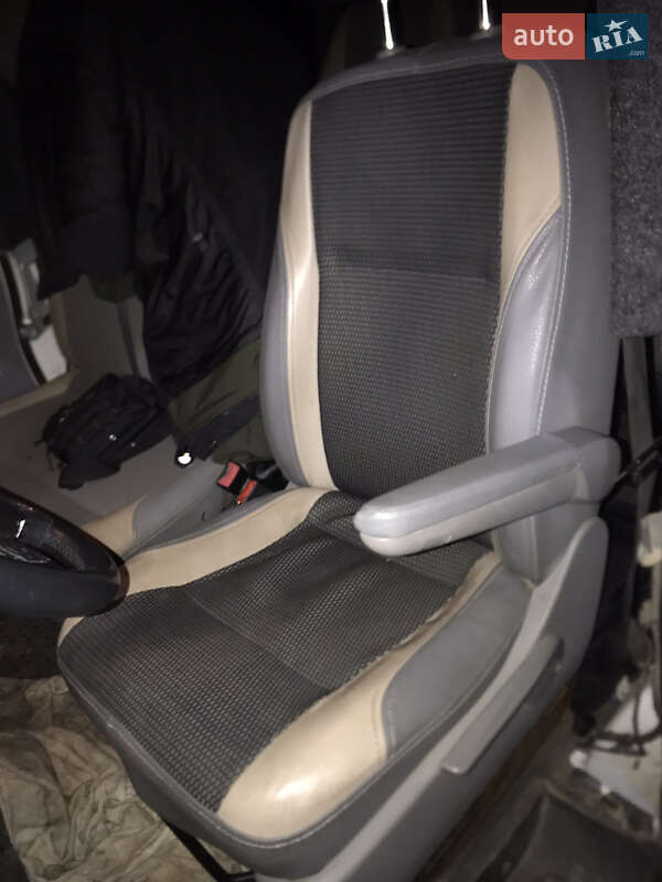 Минивэн Volkswagen Transporter 2010 в Могилев-Подольске