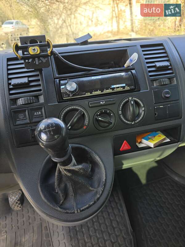 Борт Volkswagen Transporter 2004 в Конотопе