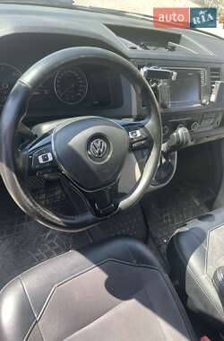 Минивэн Volkswagen Transporter 2018 в 