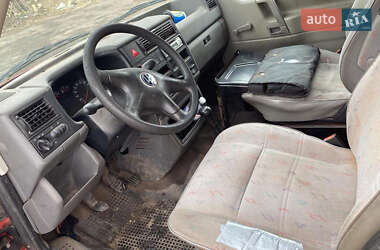 Грузовой фургон Volkswagen Transporter 2001 в 