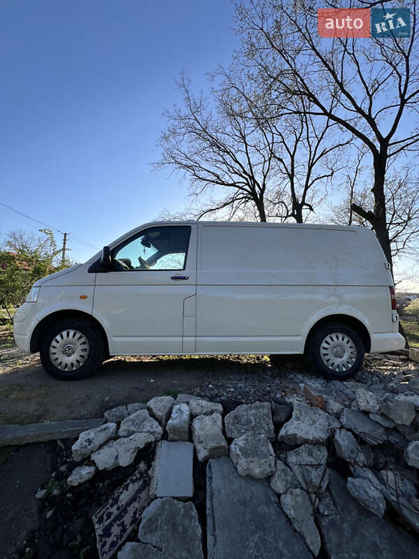 Грузовой фургон Volkswagen Transporter 2006 в Подольске