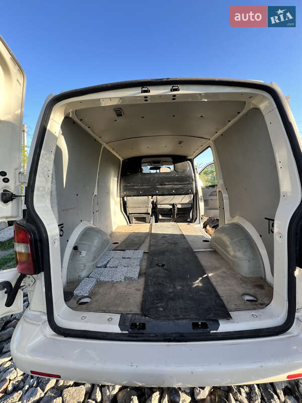 Грузовой фургон Volkswagen Transporter 2006 в Подольске