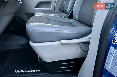 Мінівен Volkswagen Transporter 2012 в 